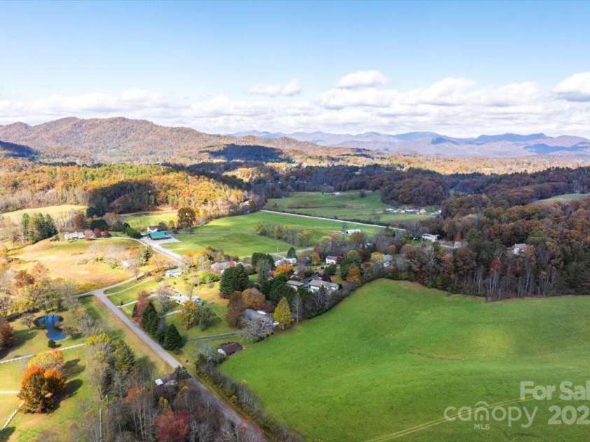 87 Prater Cove Road, Franklin, NC 28734.  MLS# CAR4322488, YatesRealty ID 535. 