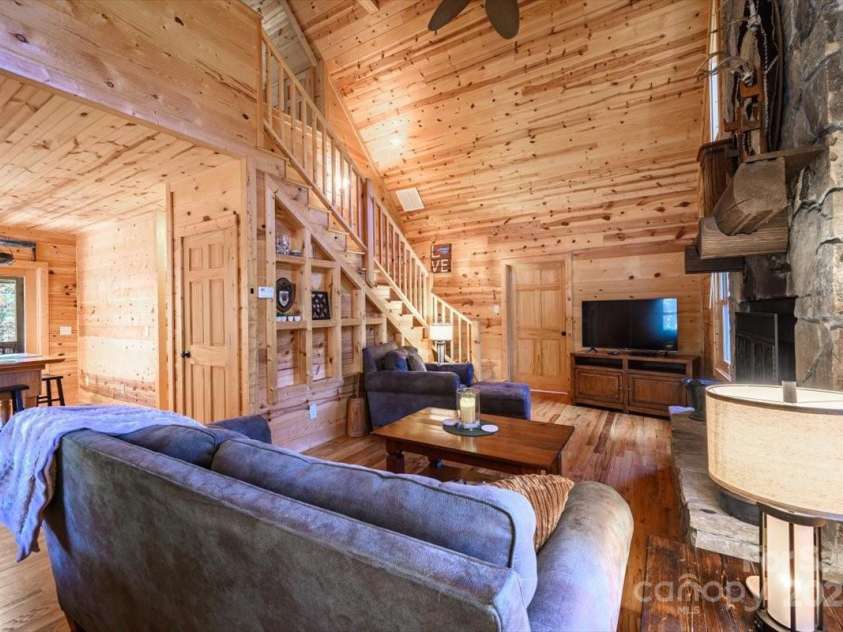 87 Prater Cove Road, Franklin, NC 28734.  MLS# CAR4322488, YatesRealty ID 535. 