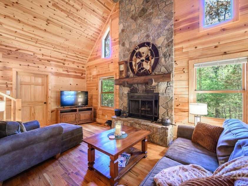 87 Prater Cove Road, Franklin, NC 28734.  MLS# CAR4322488, YatesRealty ID 535. 