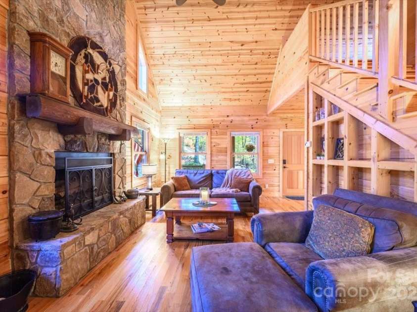 87 Prater Cove Road, Franklin, NC 28734.  MLS# CAR4322488, YatesRealty ID 535. 