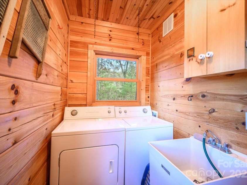 87 Prater Cove Road, Franklin, NC 28734.  MLS# CAR4322488, YatesRealty ID 535. 