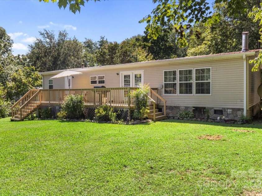 132 Bailey Mountain Road, Mars Hill, NC 28754.  MLS# CAR4288819, YatesRealty ID 5350. 