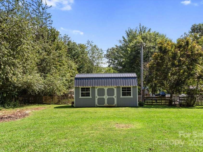 132 Bailey Mountain Road, Mars Hill, NC 28754.  MLS# CAR4288819, YatesRealty ID 5350. 