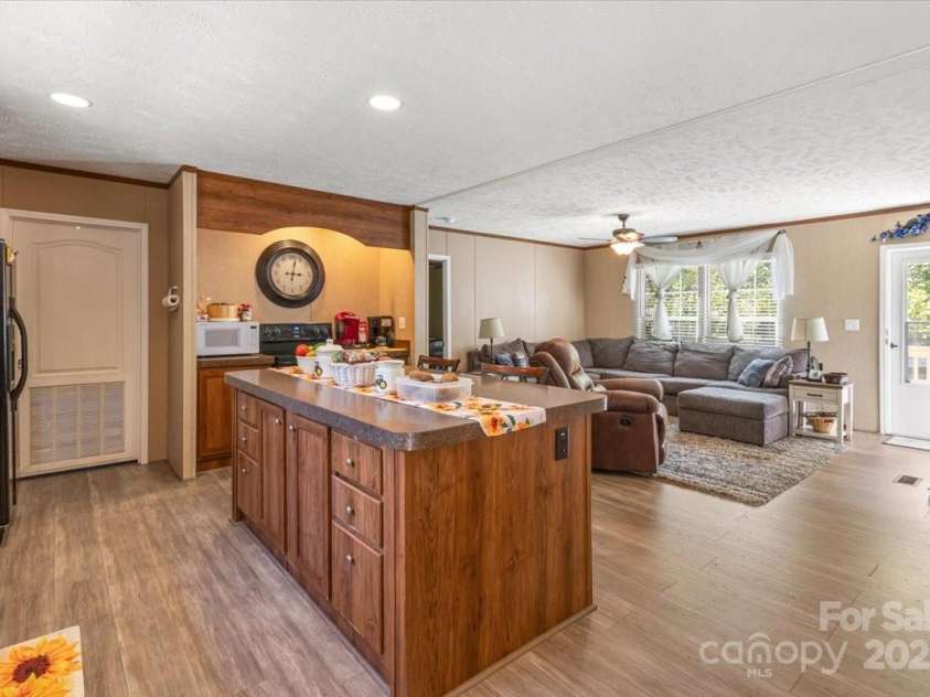 132 Bailey Mountain Road, Mars Hill, NC 28754.  MLS# CAR4288819, YatesRealty ID 5350. 