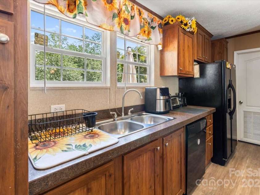 132 Bailey Mountain Road, Mars Hill, NC 28754.  MLS# CAR4288819, YatesRealty ID 5350. 