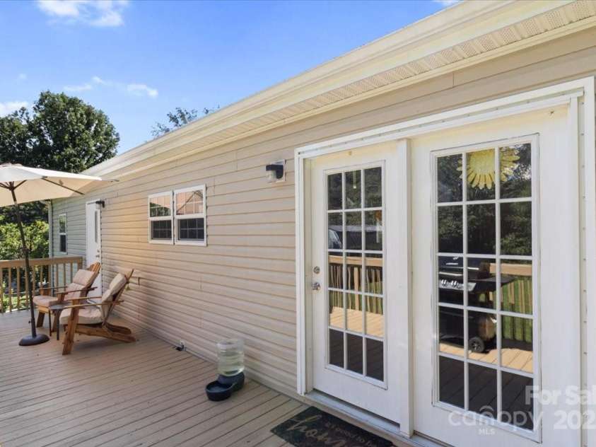 132 Bailey Mountain Road, Mars Hill, NC 28754.  MLS# CAR4288819, YatesRealty ID 5350. 