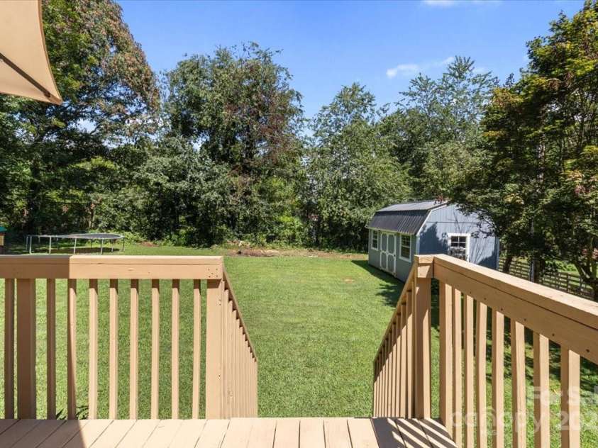 132 Bailey Mountain Road, Mars Hill, NC 28754.  MLS# CAR4288819, YatesRealty ID 5350. 