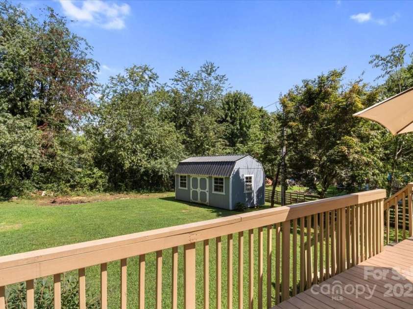 132 Bailey Mountain Road, Mars Hill, NC 28754.  MLS# CAR4288819, YatesRealty ID 5350. 