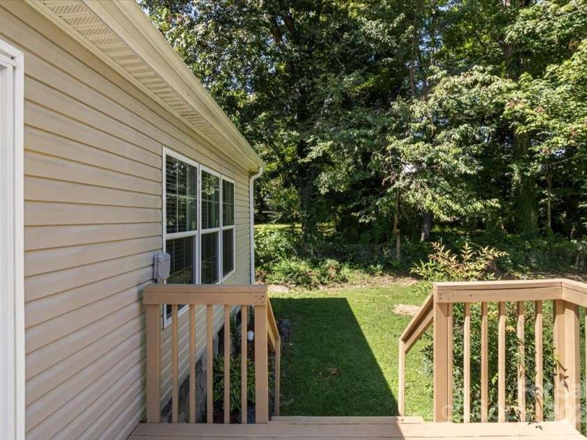 132 Bailey Mountain Road, Mars Hill, NC 28754.  MLS# CAR4288819, YatesRealty ID 5350. 