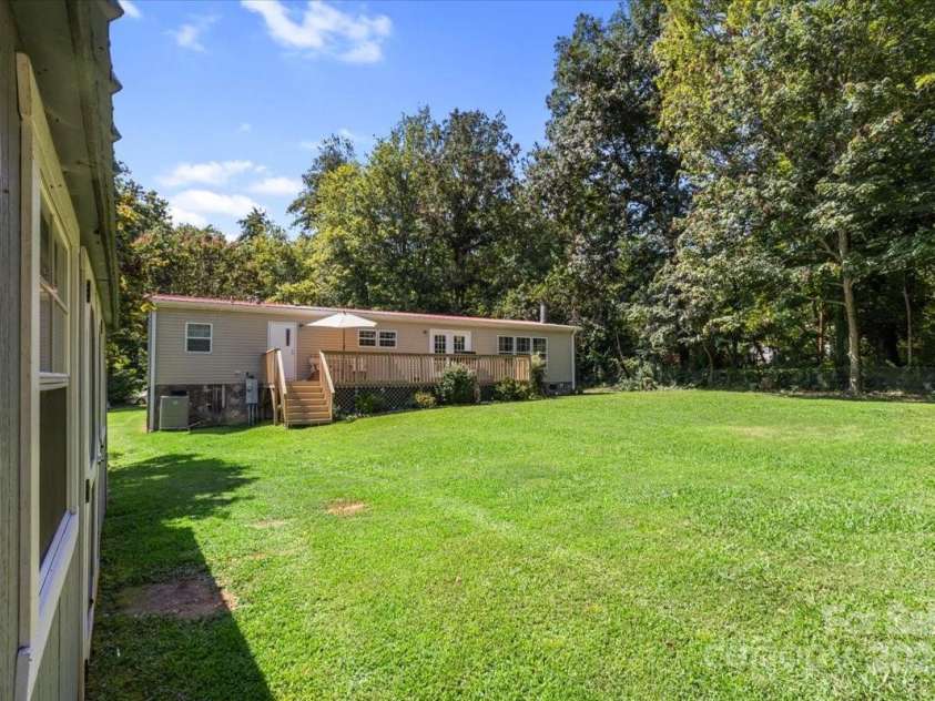 132 Bailey Mountain Road, Mars Hill, NC 28754.  MLS# CAR4288819, YatesRealty ID 5350. 