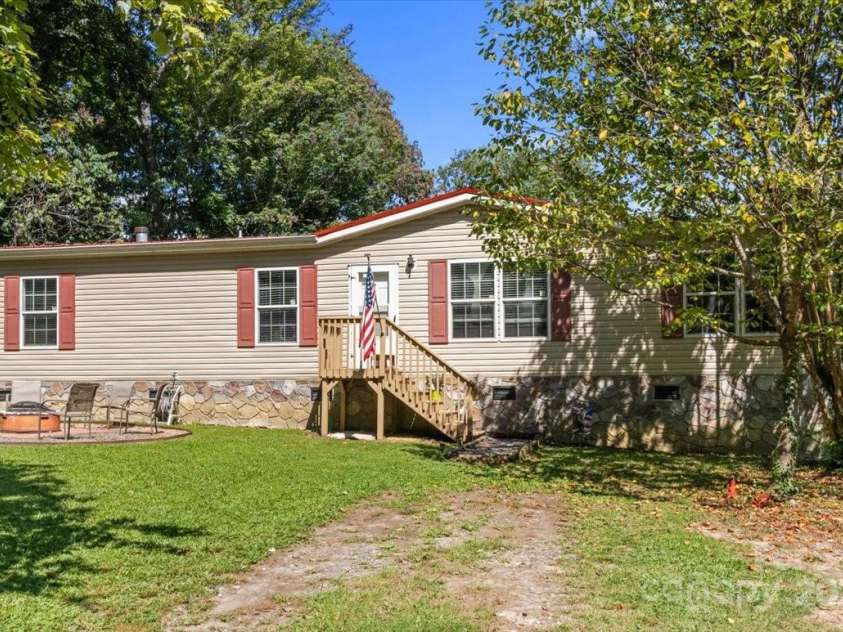 132 Bailey Mountain Road, Mars Hill, NC 28754.  MLS# CAR4288819, YatesRealty ID 5350. 