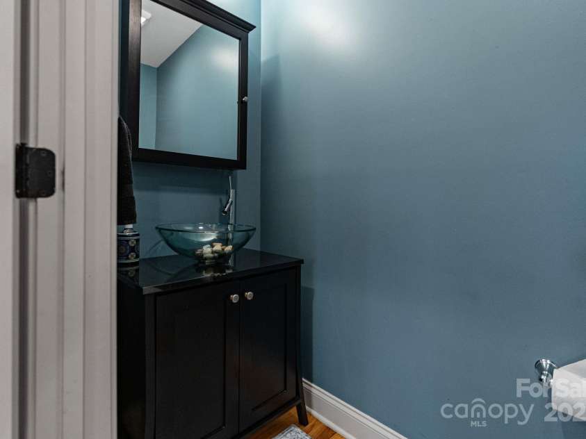 3196 Stonemill Path, Sherrills Ford, NC 28673.  MLS# CAR4235401, YatesRealty ID 5350. 1/2 BATH MAIN