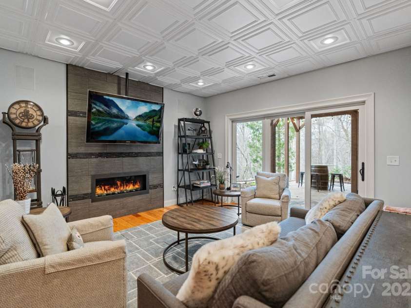 3196 Stonemill Path, Sherrills Ford, NC 28673.  MLS# CAR4235401, YatesRealty ID 5350. DEN/ DAYLIT BASEMENT