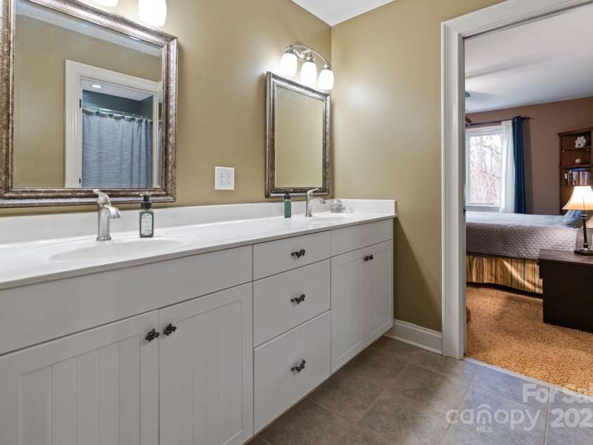 3196 Stonemill Path, Sherrills Ford, NC 28673.  MLS# CAR4235401, YatesRealty ID 5350. FULL BATH 2ND FLOOR