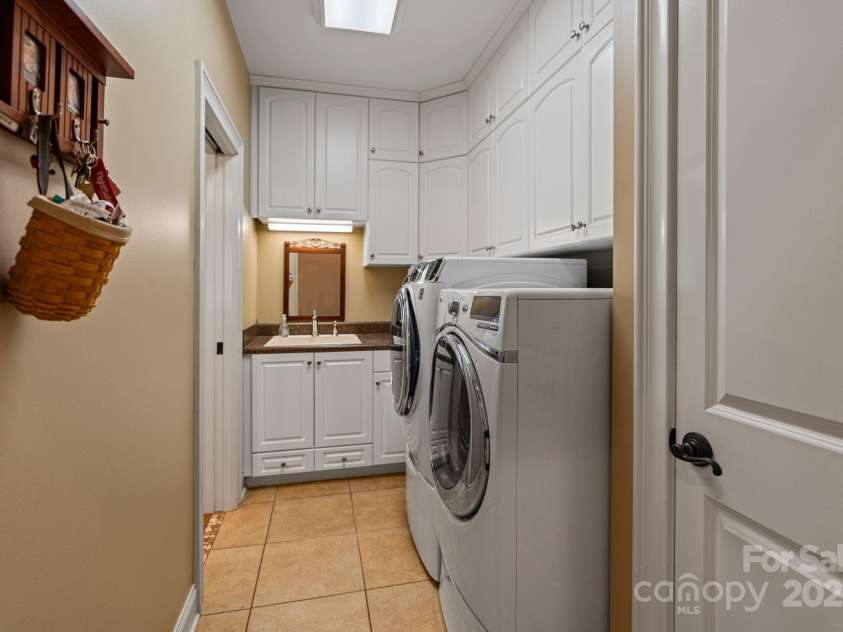 3196 Stonemill Path, Sherrills Ford, NC 28673.  MLS# CAR4235401, YatesRealty ID 5350. LAUNDRY MAIN W/ CHUTE FROM 2ND LEVEL IN CLOSET