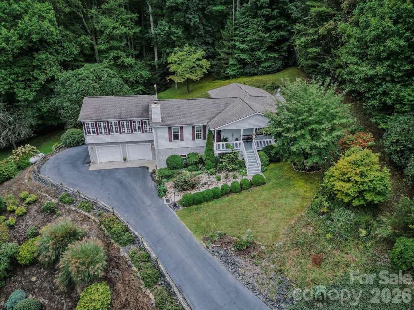 71 Reserve Drive, Burnsville, NC 28714.  MLS# CAR4416631, YatesRealty ID 53500. 