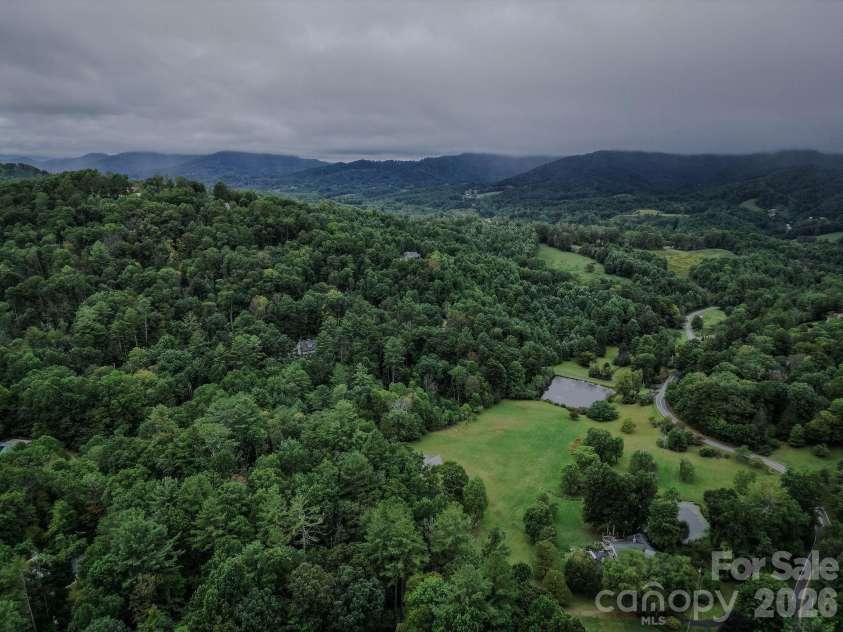 71 Reserve Drive, Burnsville, NC 28714.  MLS# CAR4416631, YatesRealty ID 53500. 