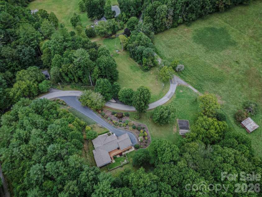 71 Reserve Drive, Burnsville, NC 28714.  MLS# CAR4416631, YatesRealty ID 53500. 