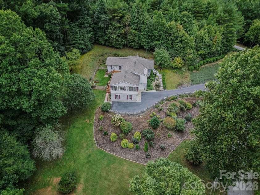 71 Reserve Drive, Burnsville, NC 28714.  MLS# CAR4416631, YatesRealty ID 53500. 