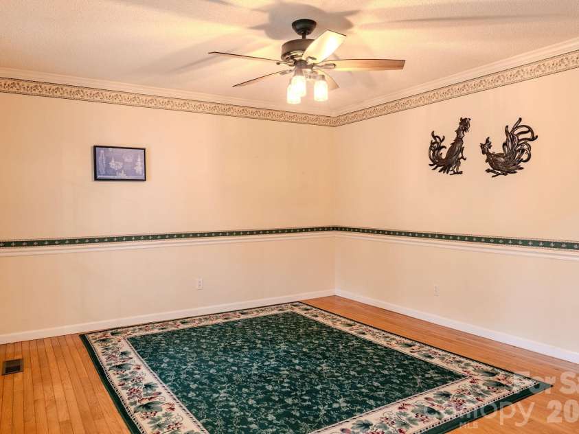 71 Reserve Drive, Burnsville, NC 28714.  MLS# CAR4416631, YatesRealty ID 53500. 
