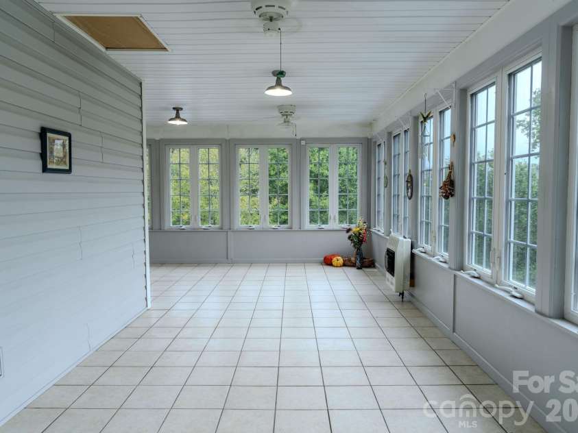 71 Reserve Drive, Burnsville, NC 28714.  MLS# CAR4416631, YatesRealty ID 53500. 