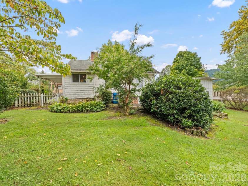 102 Marshall Street, Waynesville, NC 28786.  MLS# CAR4429237, YatesRealty ID 53501. 