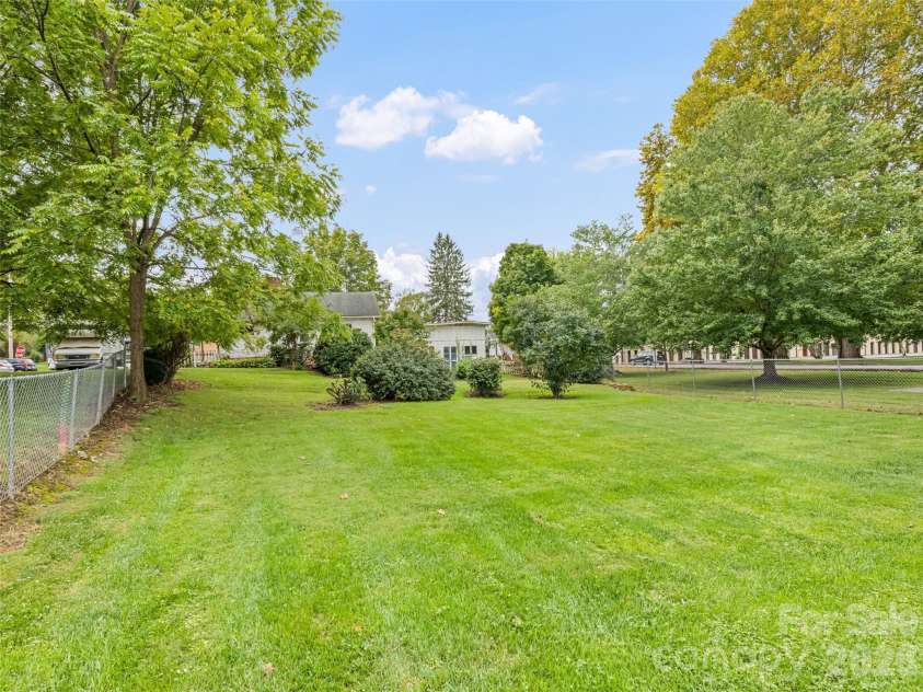 102 Marshall Street, Waynesville, NC 28786.  MLS# CAR4429237, YatesRealty ID 53501. 