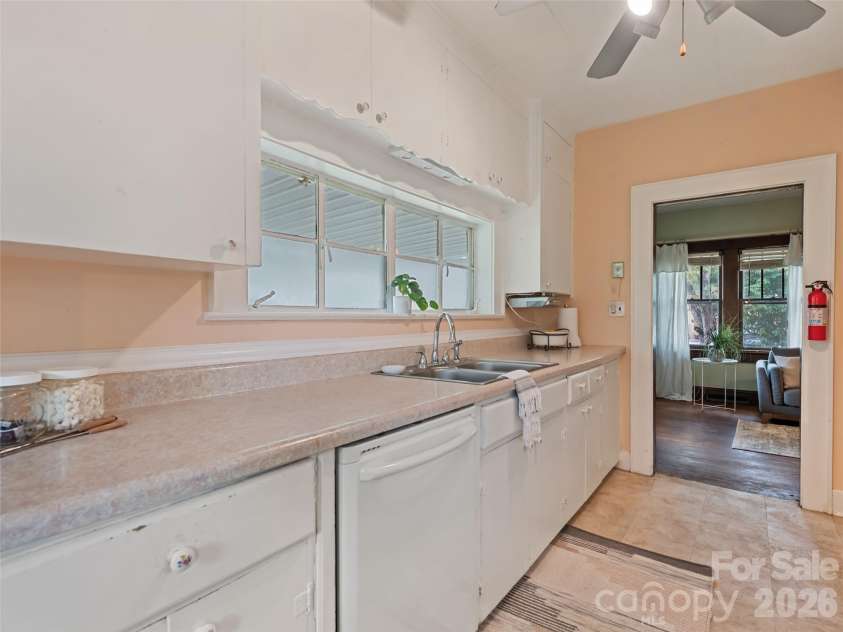 102 Marshall Street, Waynesville, NC 28786.  MLS# CAR4429237, YatesRealty ID 53501. 