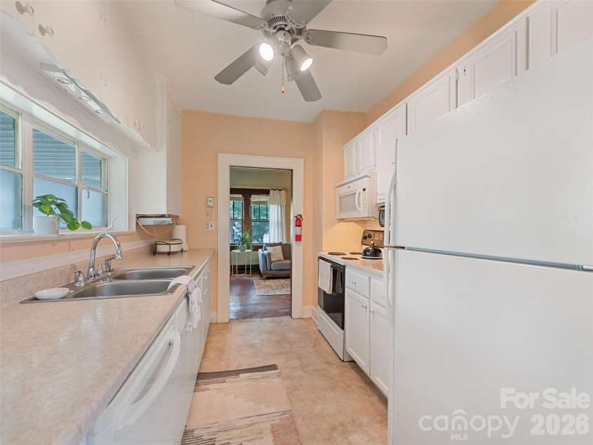 102 Marshall Street, Waynesville, NC 28786.  MLS# CAR4429237, YatesRealty ID 53501. 