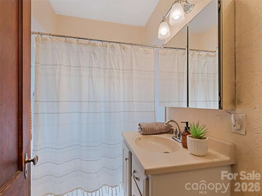102 Marshall Street, Waynesville, NC 28786.  MLS# CAR4429237, YatesRealty ID 53501. 