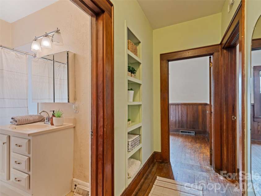 102 Marshall Street, Waynesville, NC 28786.  MLS# CAR4429237, YatesRealty ID 53501. 