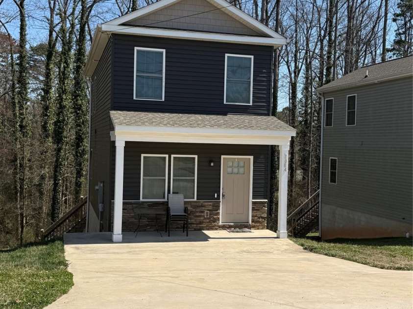 1084 20th Street, Hickory, NC 28601.  MLS# CAR4429249, YatesRealty ID 53502. 