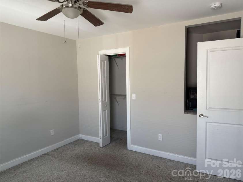 1084 20th Street, Hickory, NC 28601.  MLS# CAR4429249, YatesRealty ID 53502. 