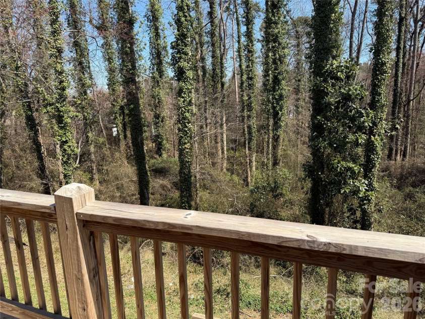 1084 20th Street, Hickory, NC 28601.  MLS# CAR4429249, YatesRealty ID 53502. 
