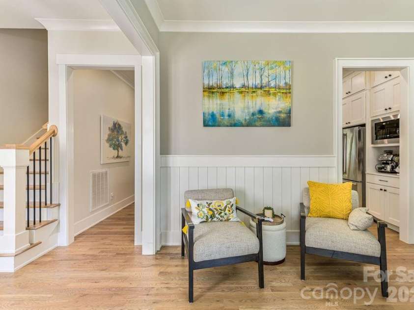 16 Bally Bunion Lane, Pinehurst, NC 28374.  MLS# CAR4429084, YatesRealty ID 53503. Entry to Great Room