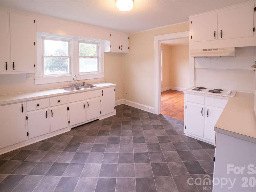 1173 Piedmont Road, Morganton, NC 28655.  MLS# CAR4429263, YatesRealty ID 53504. 