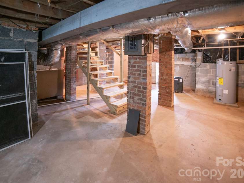 1173 Piedmont Road, Morganton, NC 28655.  MLS# CAR4429263, YatesRealty ID 53504. 