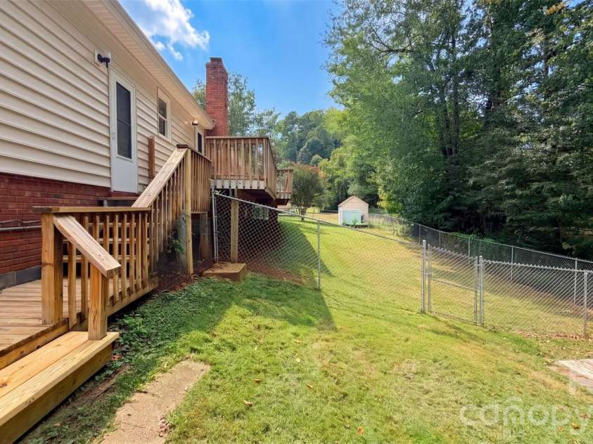 2500 Jacobs Road, Gastonia, NC 28054.  MLS# CAR4429275, YatesRealty ID 53506. 