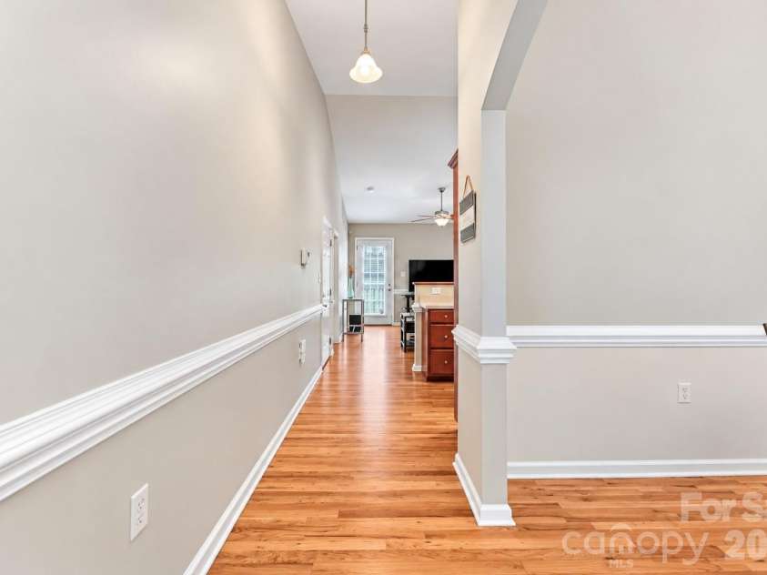 215 Pine Meadows Circle, Hickory, NC 28601.  MLS# CAR4427017, YatesRealty ID 53507. 