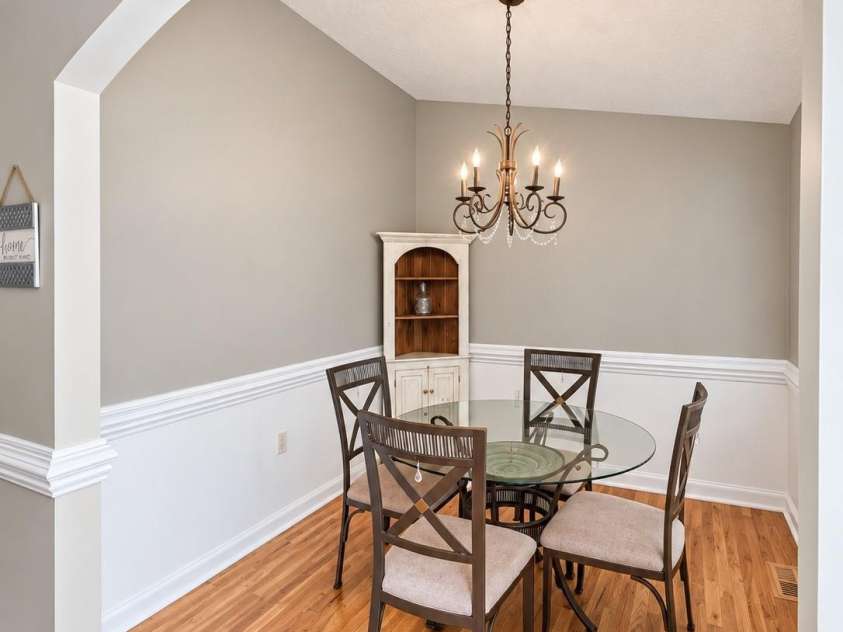 215 Pine Meadows Circle, Hickory, NC 28601.  MLS# CAR4427017, YatesRealty ID 53507. 