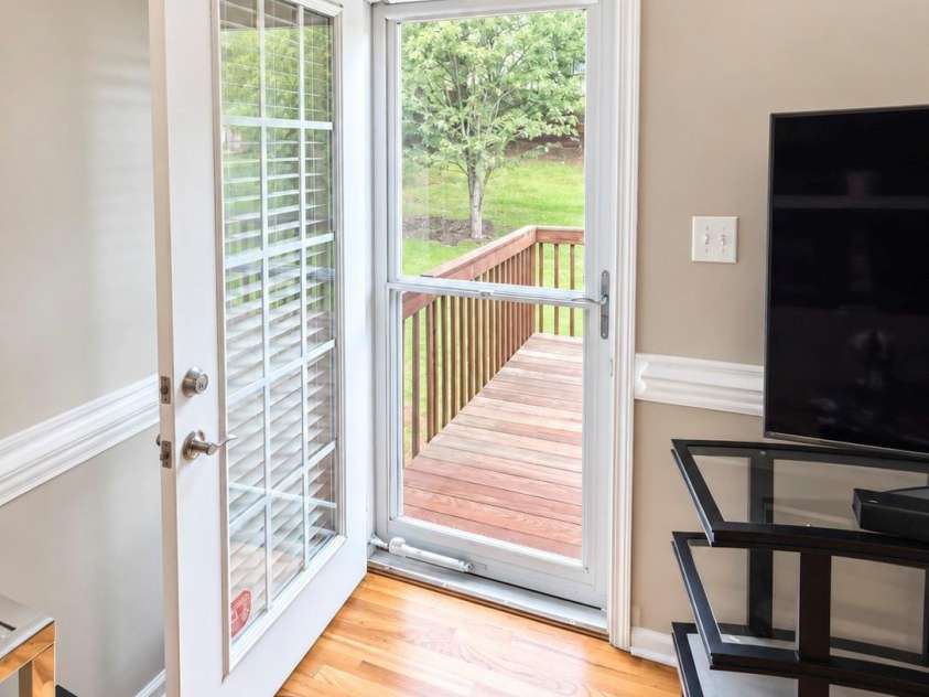 215 Pine Meadows Circle, Hickory, NC 28601.  MLS# CAR4427017, YatesRealty ID 53507. 