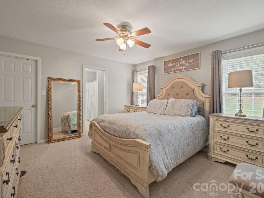 215 Pine Meadows Circle, Hickory, NC 28601.  MLS# CAR4427017, YatesRealty ID 53507. 