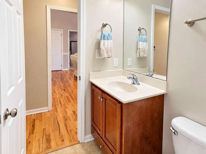 215 Pine Meadows Circle, Hickory, NC 28601.  MLS# CAR4427017, YatesRealty ID 53507. 