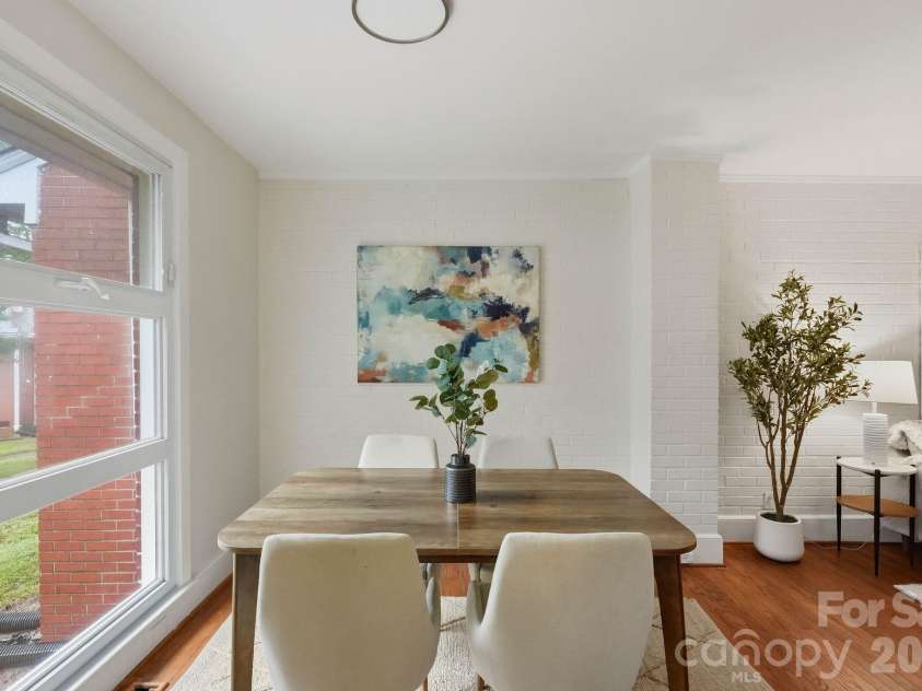 4206 Randolph Road, Charlotte, NC 28211.  MLS# CAR4422811, YatesRealty ID 53508. Dining room
