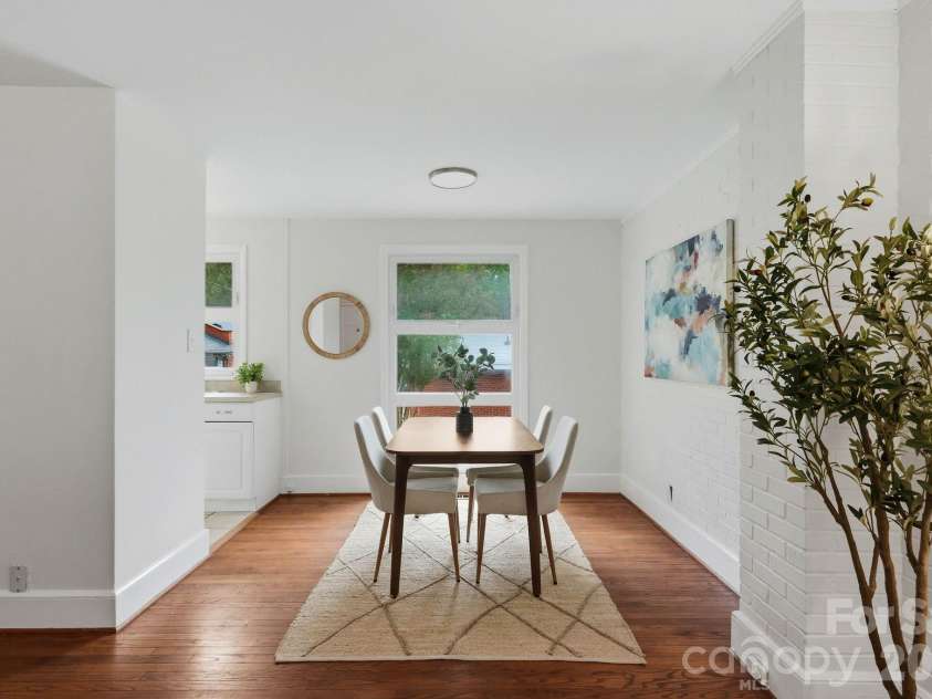 4206 Randolph Road, Charlotte, NC 28211.  MLS# CAR4422811, YatesRealty ID 53508. Dining room