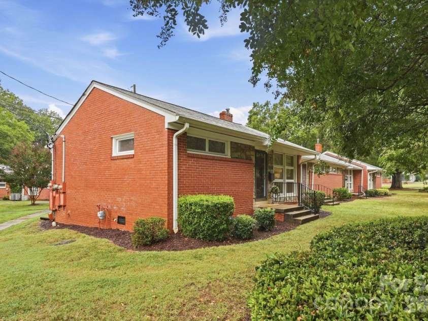 4206 Randolph Road, Charlotte, NC 28211.  MLS# CAR4422811, YatesRealty ID 53508. Front exterior