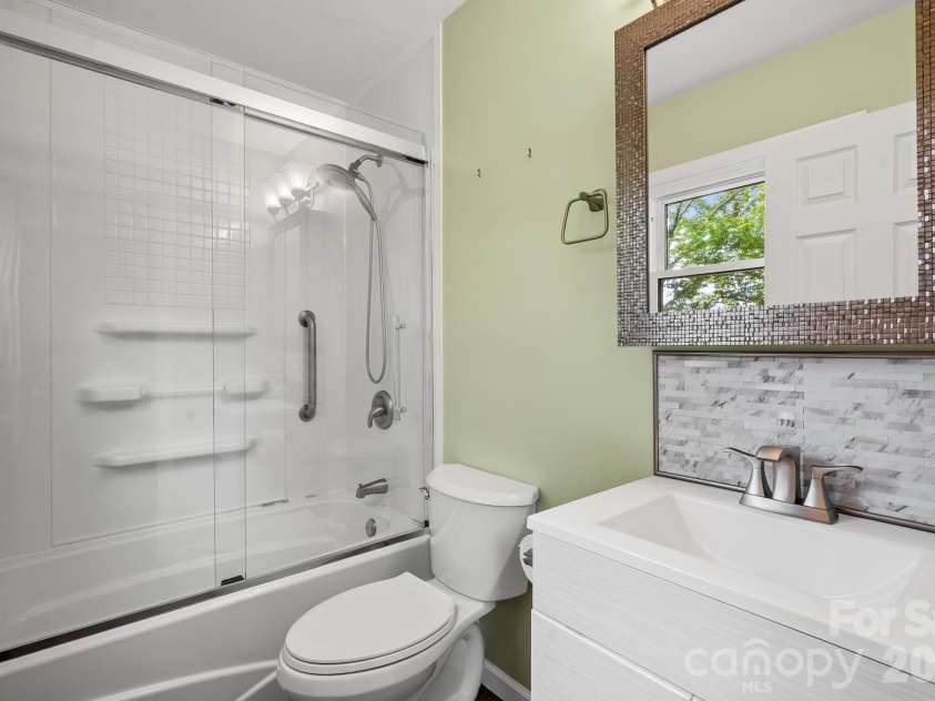 431 Pine Ridge Road, Mars Hill, NC 28754.  MLS# CAR4429293, YatesRealty ID 53509. 
