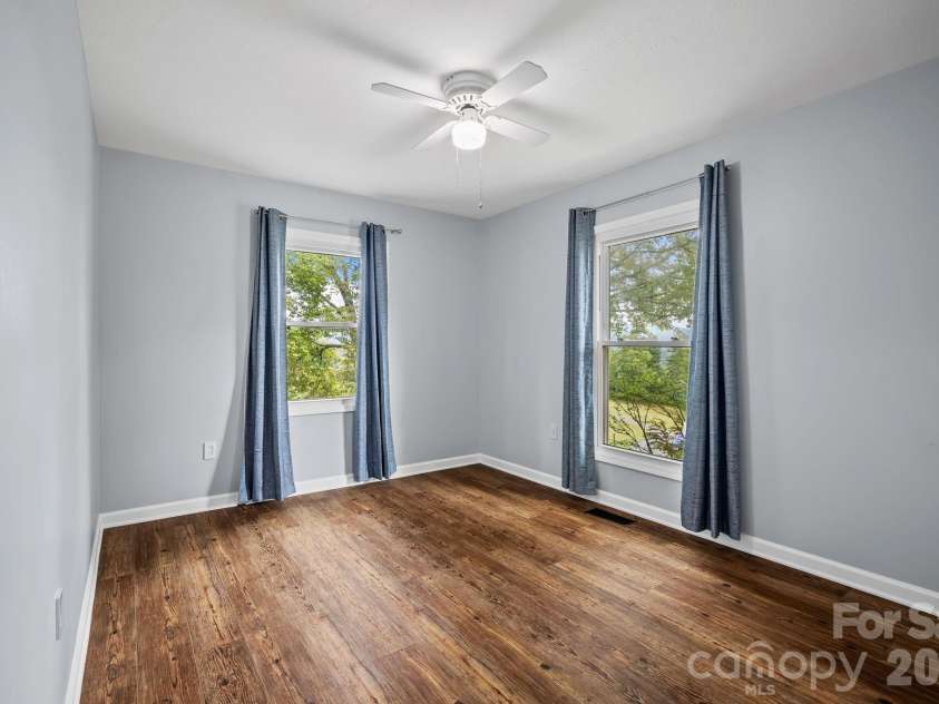 431 Pine Ridge Road, Mars Hill, NC 28754.  MLS# CAR4429293, YatesRealty ID 53509. 