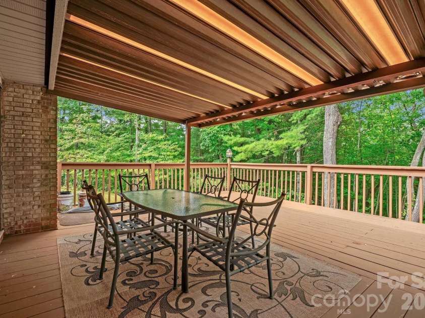 431 Pine Ridge Road, Mars Hill, NC 28754.  MLS# CAR4429293, YatesRealty ID 53509. 