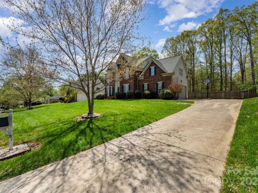 591 Highland Ridge Road, Mooresville, NC 28115.  MLS# CAR4244322, YatesRealty ID 5351. 
